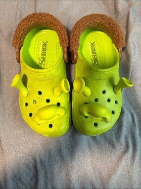 NWOT Limited Edition Shrek x Crocs Dreakworks Fuzzy Clogs